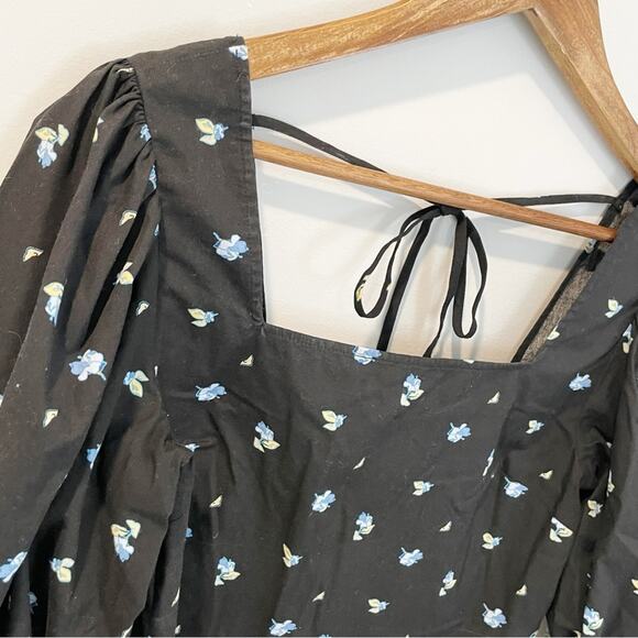 💗 3/$10 💗 H&M Floral Crop Top Black Blue Size 8 EUC - Picture 8 of 14